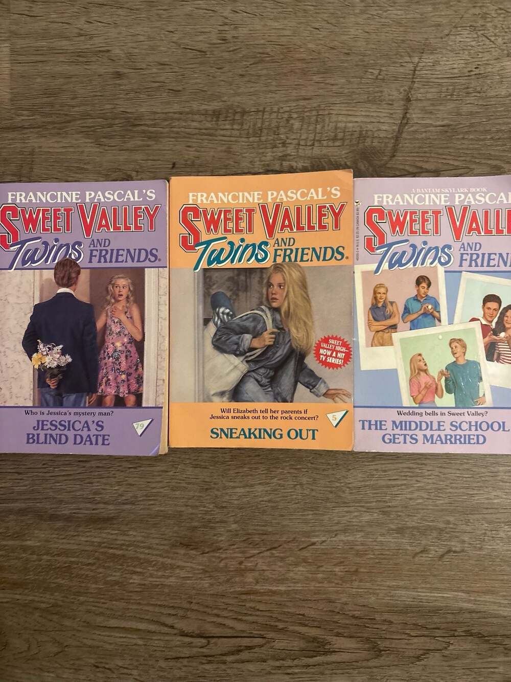 Lot of 3 Vintage Sweet Valley Twins and Friends Books: Sneaking Out, The Middle - Picture 2 of 6
